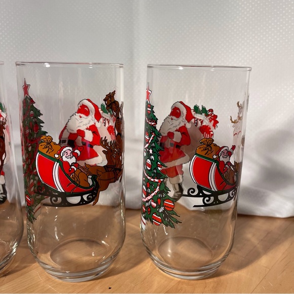 Luminarc Santa & Sleigh Vintage Glasses 4 - Picture 10 of 13
